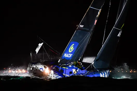 Winner Charlie Dalin (MACIF Santé Prevoyance)