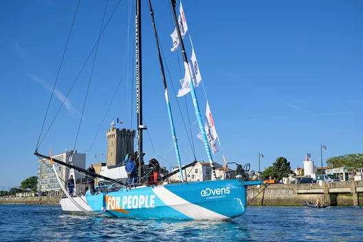 Thomas Ruyant (VULNÉRABLE) remonte le chenal