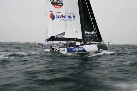 Le skipper du MS Amlin, Conrad Colman (NZL), est photographié lors des arrivées de la course à la voile New York Vendée, aux Sables d'Olonne