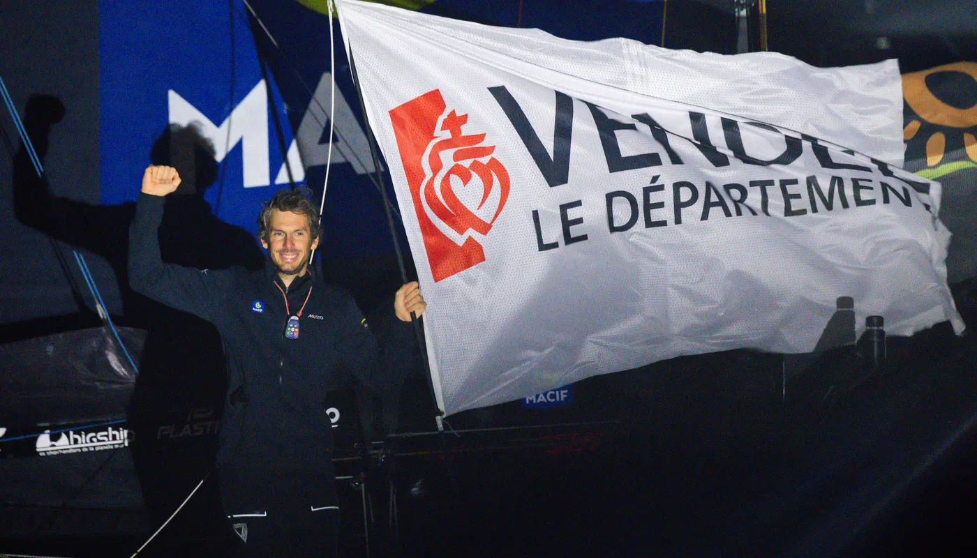 Charlie Dalin remporte la New York Vendée 